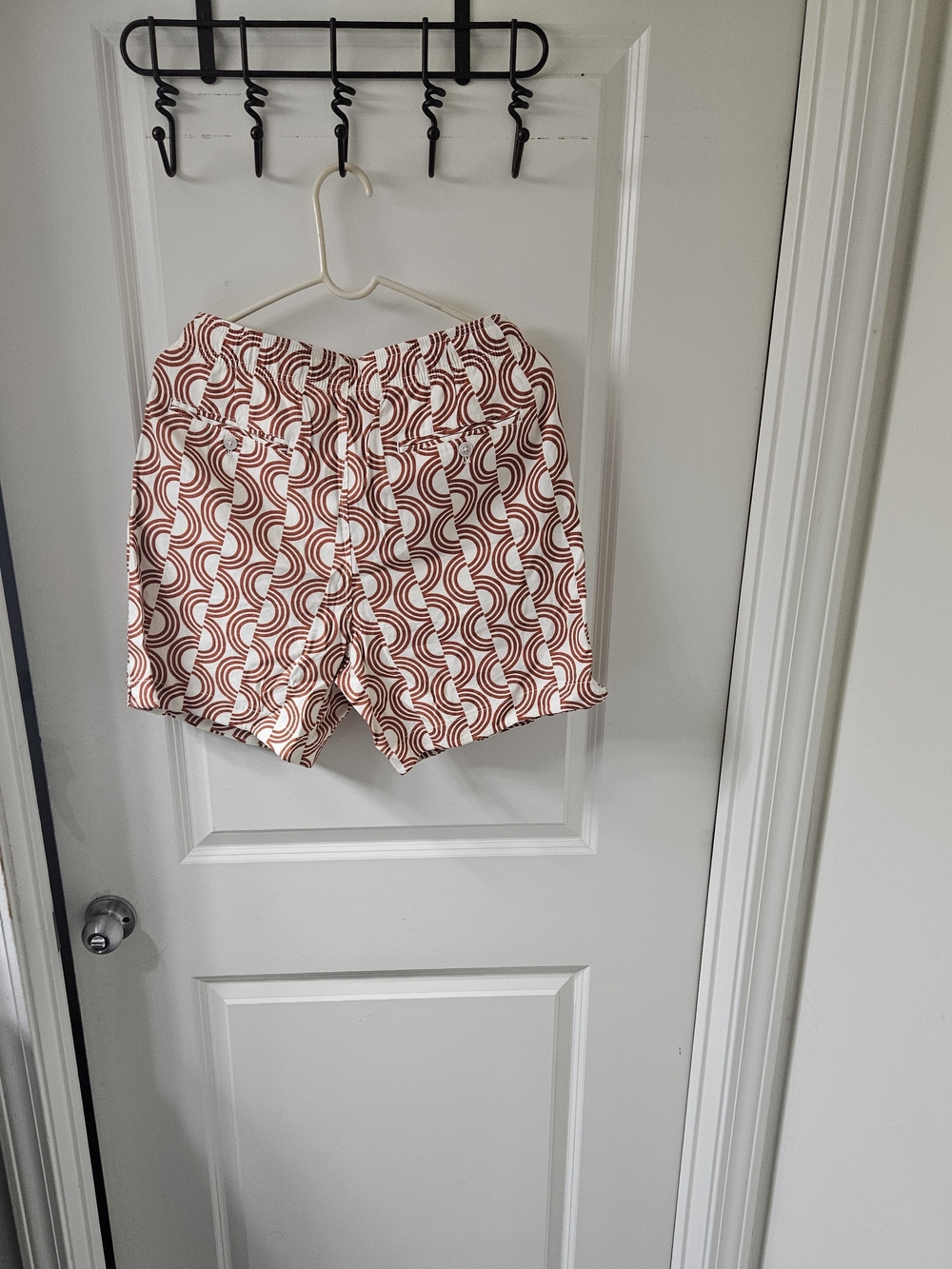 Express White Drawstring Shorts with Rust Geometric Print - Picture 8 of 12